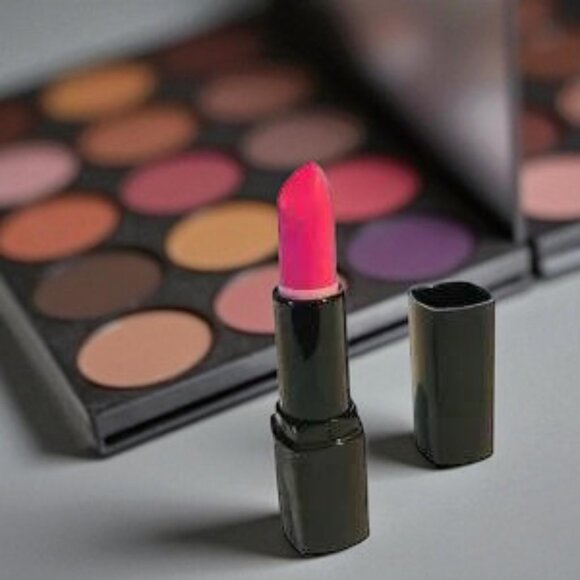 Avon Perfectly Matte Lipstick -IDEAL LILAC - Picture 1 of 4